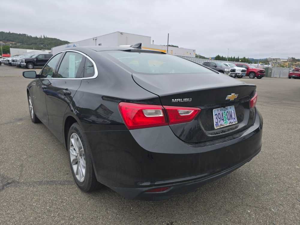 Used 2023 Chevrolet Malibu LT FWD image 2