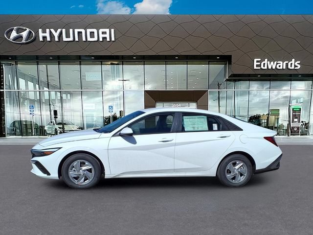 New 2026 Hyundai Elantra SE FWD image 3