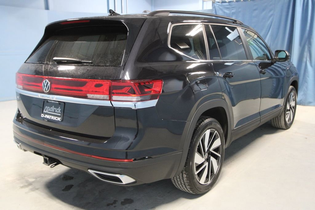 Used 2025 Volkswagen Atlas SE image 27