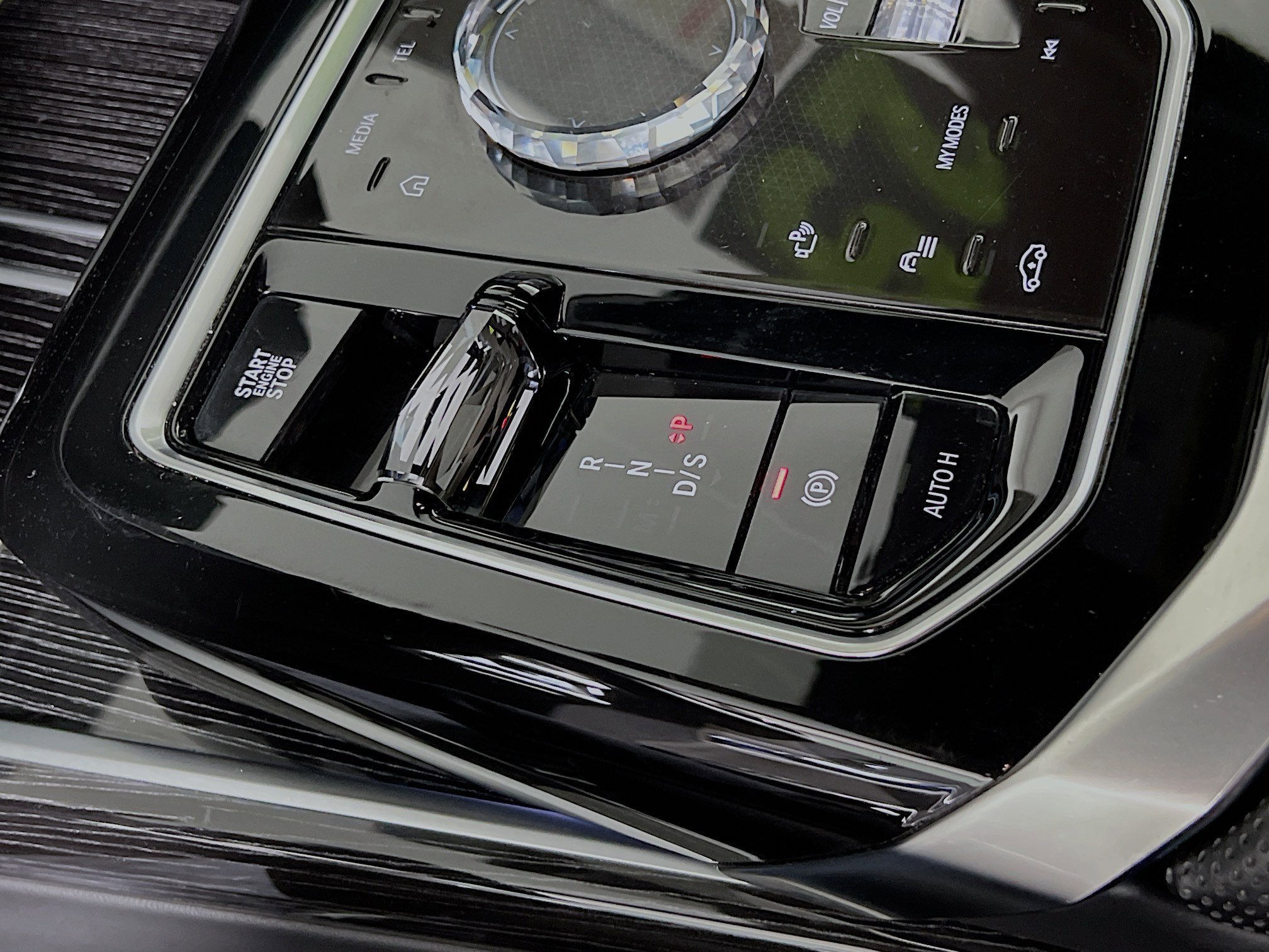 Used 2025 BMW 740i xDrive image 24