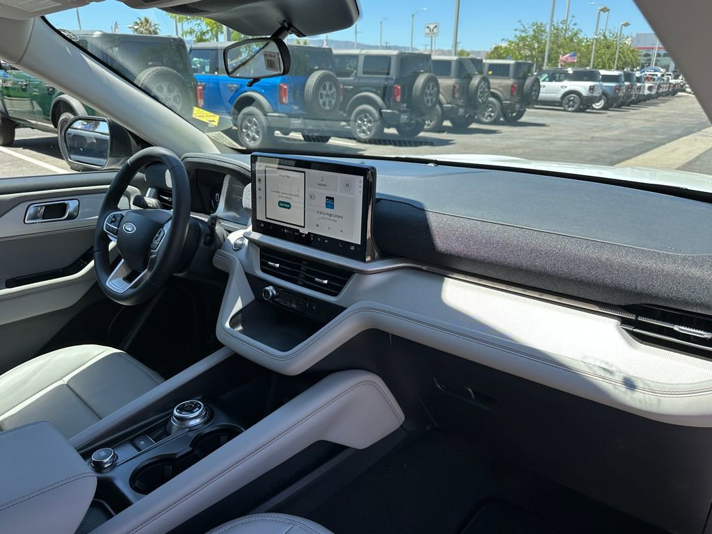 New 2026 Ford Explorer Active w/ Active Comfort Package RWD image 16