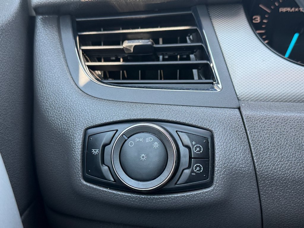 Used 2013 Ford Edge SEL FWD image 22