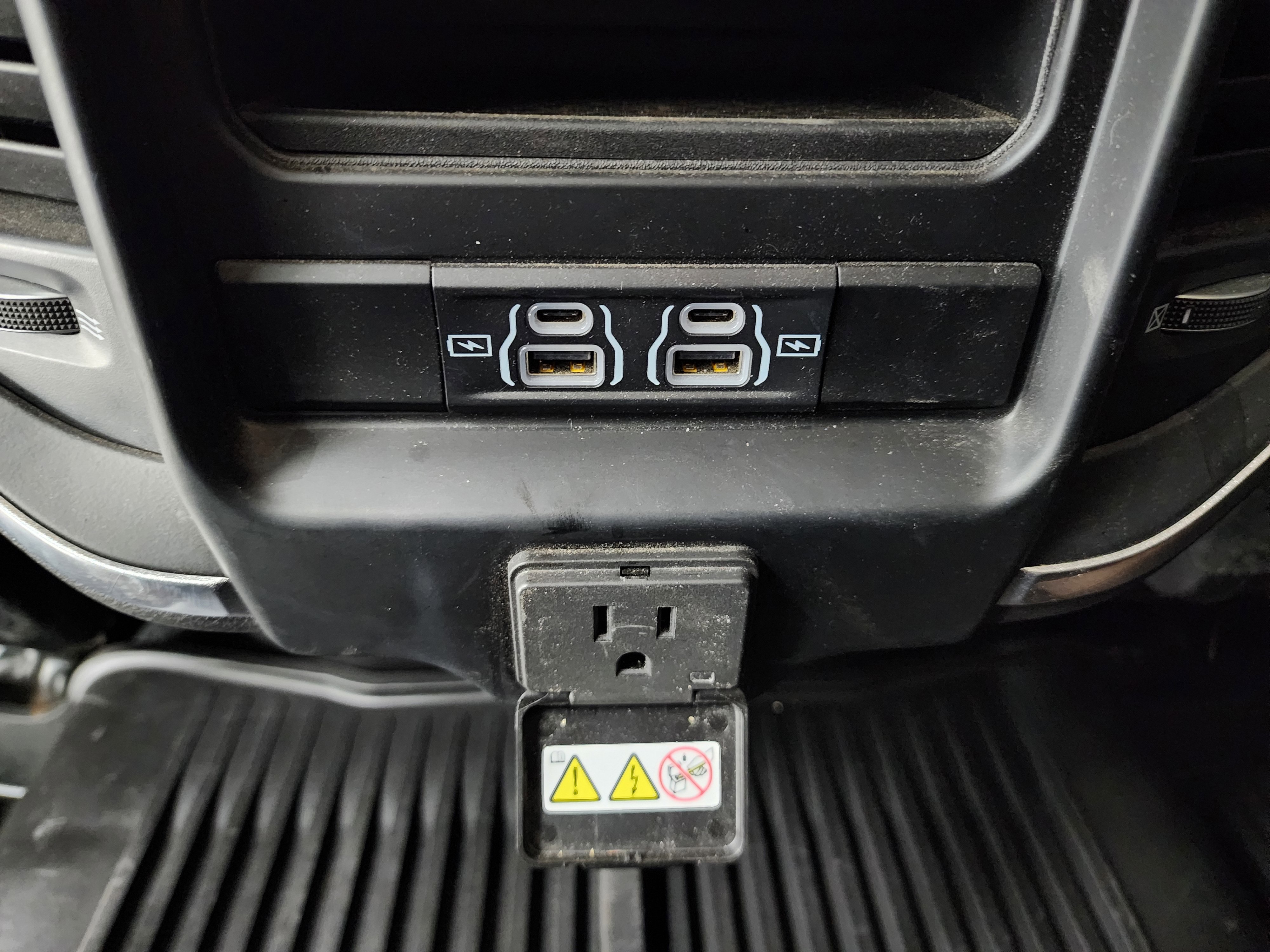 Used 2023 RAM 3500 Laramie AWD/4WD image 46