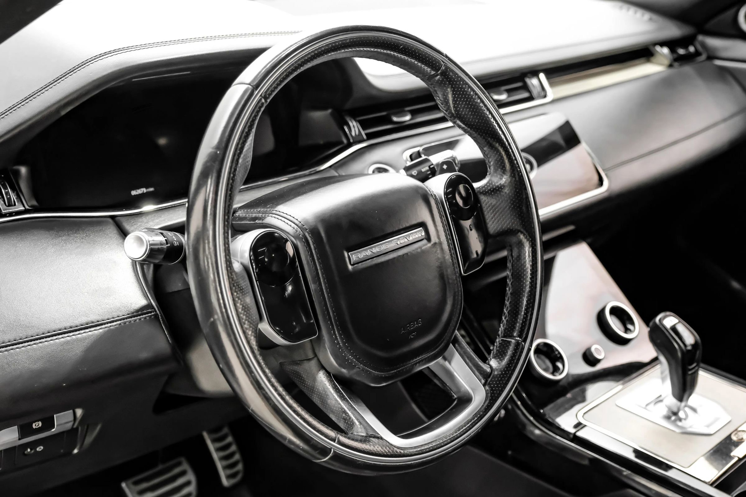 Used 2020 Land Rover Range Rover Evoque R-Dynamic SE image 29