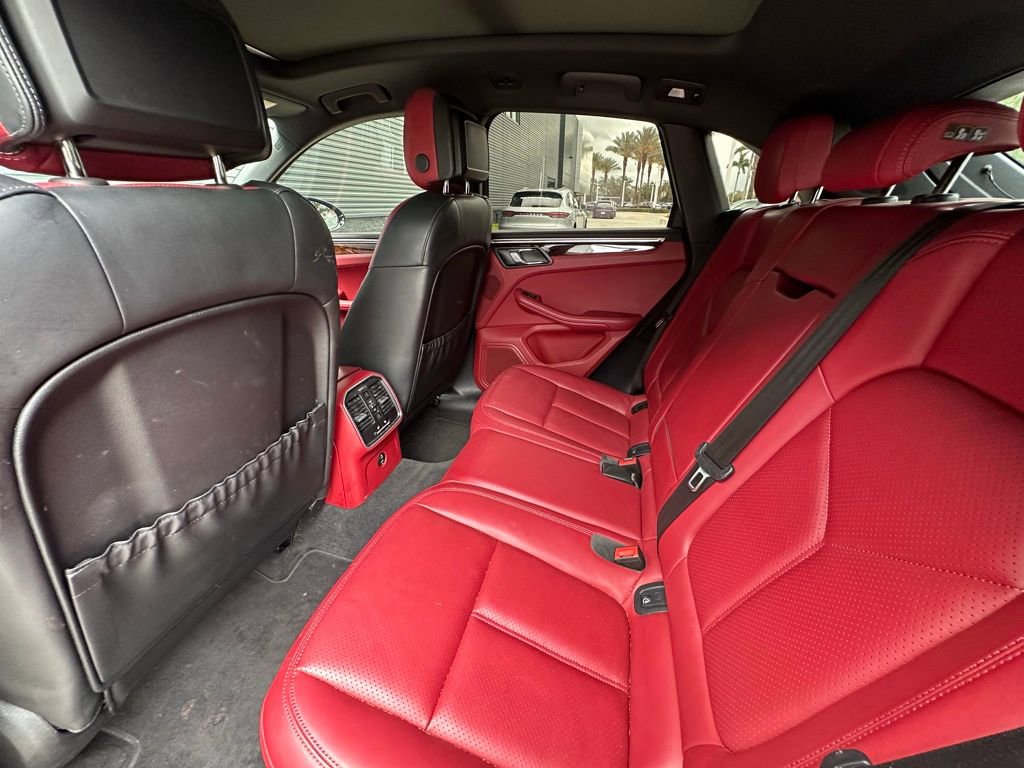 Certified 2023 Porsche Macan S AWD/4WD image 36