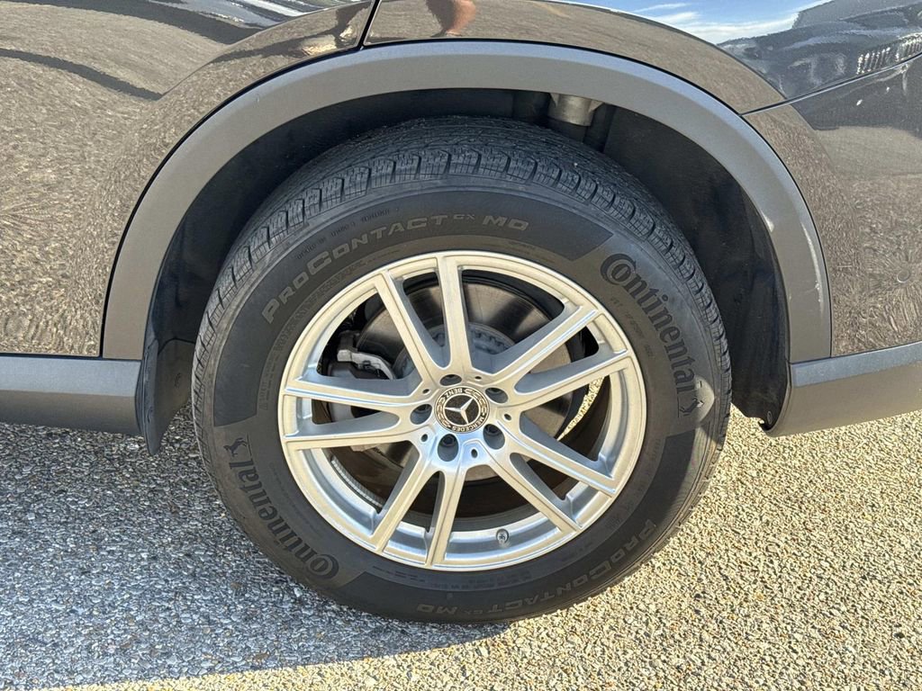 Used 2023 Mercedes-Benz GLC 300 image 4