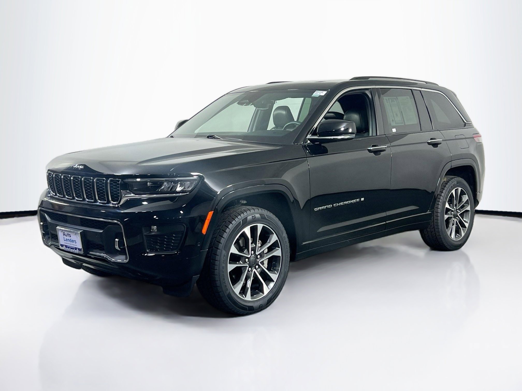 Used 2022 Jeep Grand Cherokee Overland AWD/4WD image 1