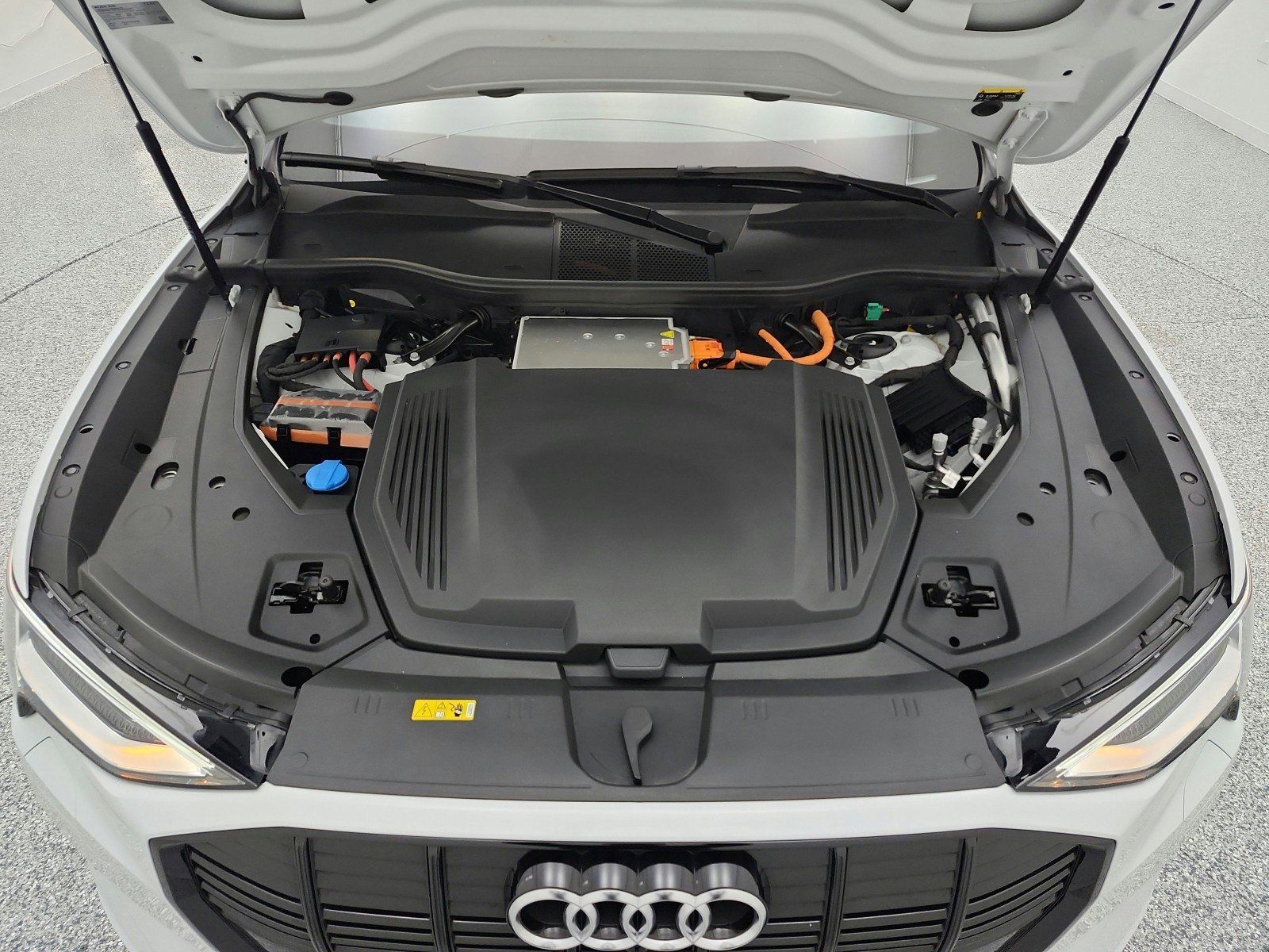 Used 2023 Audi e-tron Premium w/ Convenience Plus Package image 16