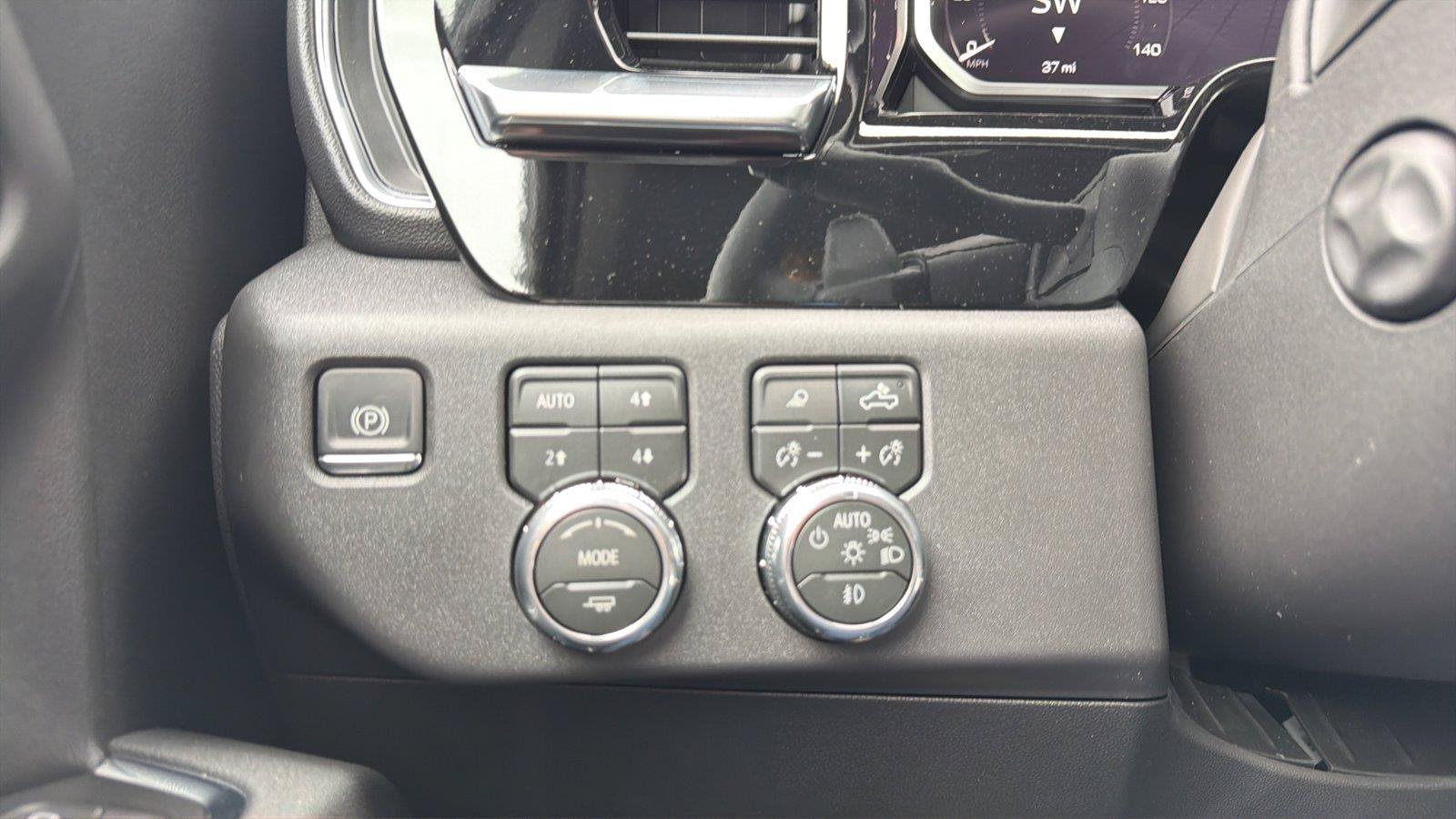 New 2026 GMC Sierra 1500 SLT w/ SLT Convenience Package AWD/4WD image 15