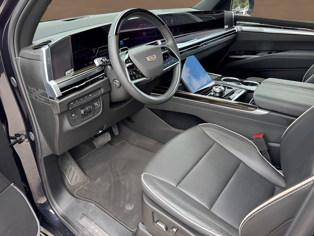 Certified 2025 Cadillac Escalade Premium Luxury AWD/4WD image 9