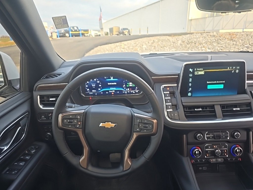 Used 2024 Chevrolet Tahoe High Country image 2