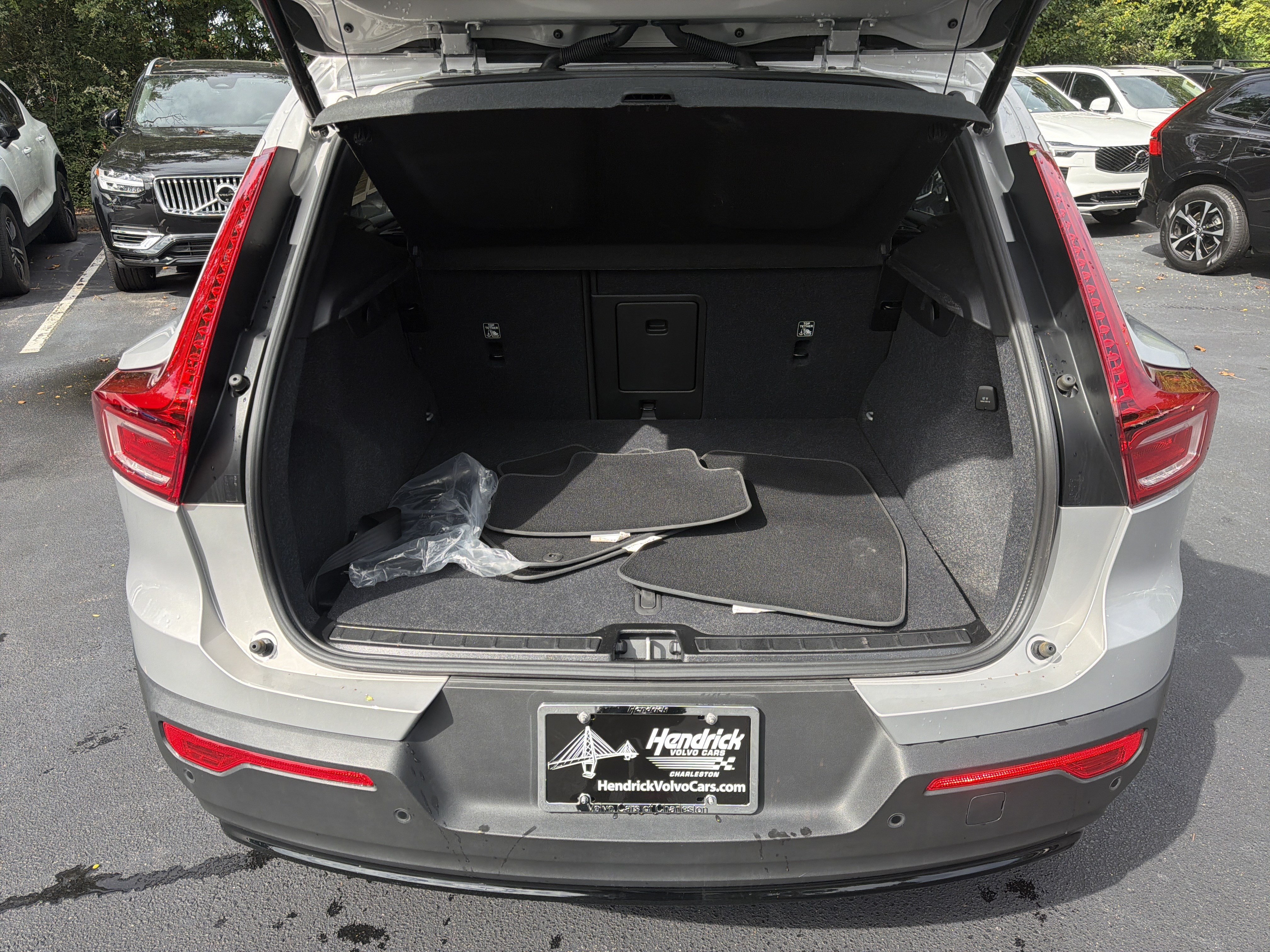 Certified 2025 Volvo XC40 B5 Ultra AWD/4WD image 34