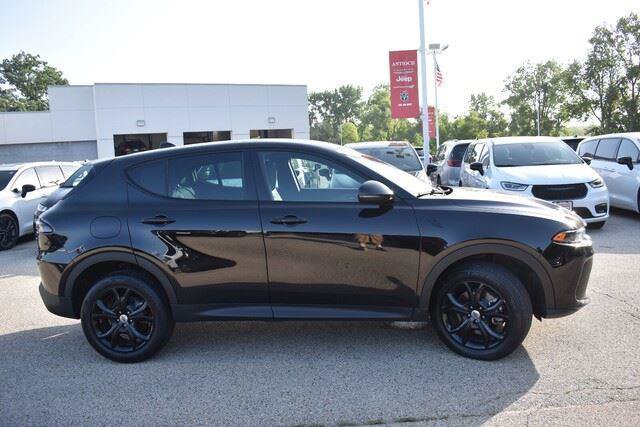 Used 2023 Dodge Hornet GT w/ GT Blacktop Package AWD/4WD image 8