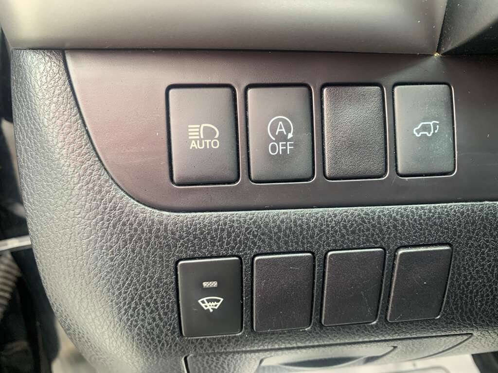 Used 2018 Toyota Highlander SE image 39