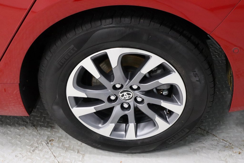 Used 2022 Toyota Prius Limited image 20