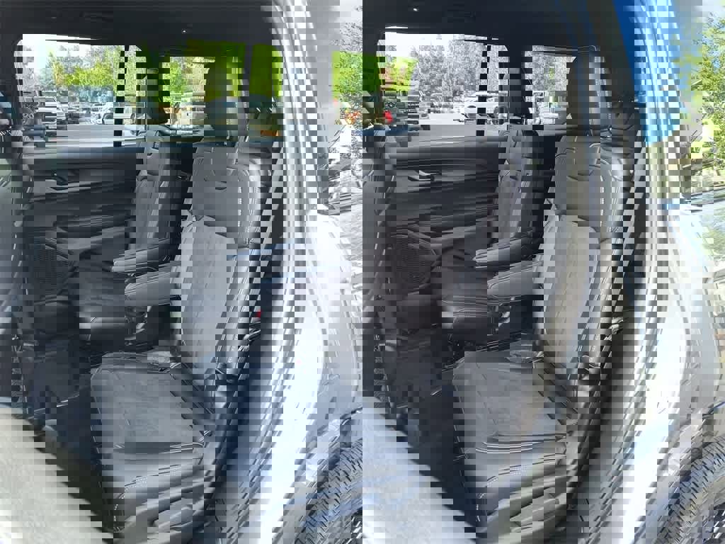 New 2025 Jeep Grand Cherokee L Laredo image 21