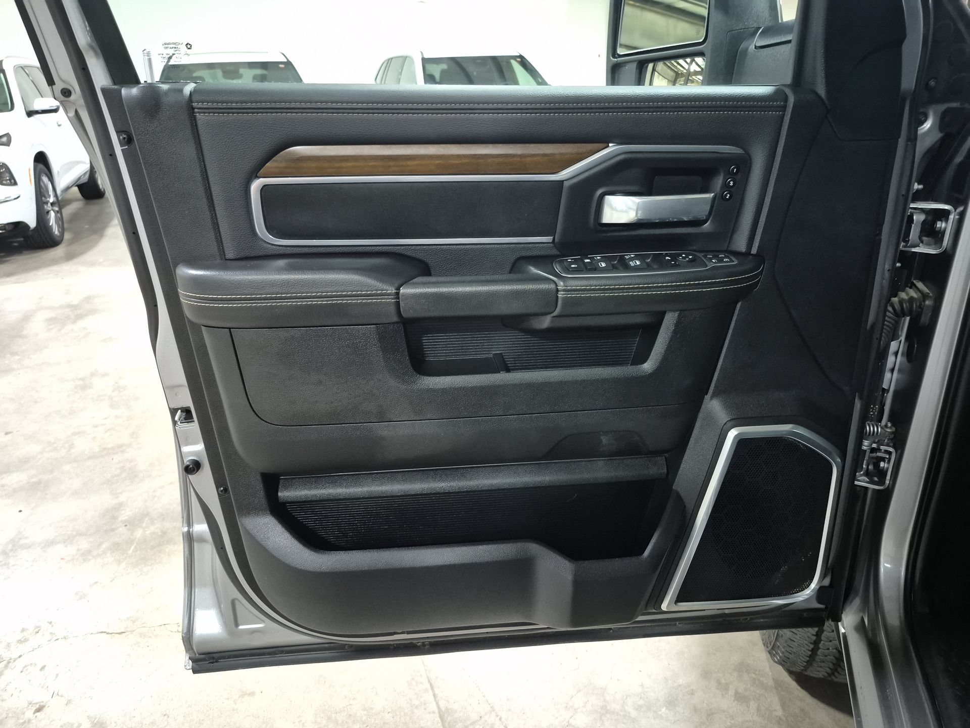 Used 2024 RAM 2500 Laramie w/ Safety Group AWD/4WD image 22