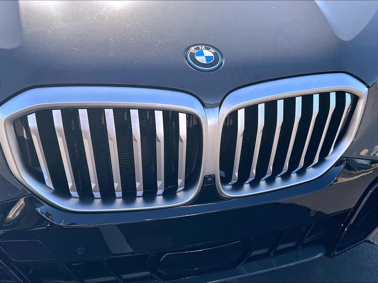 Used 2026 BMW X5 xDrive50e w/ M Sport Package AWD/4WD image 35