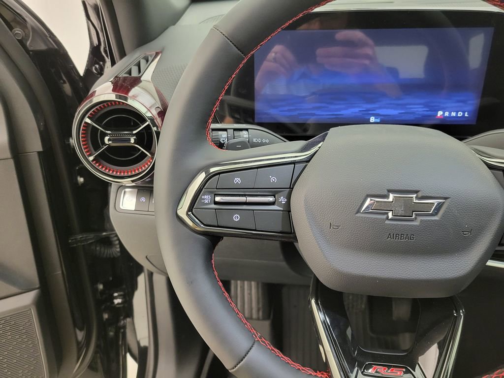 New 2026 Chevrolet Equinox RS w/ Convenience Package III FWD image 5