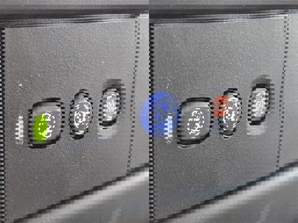 New 2025 Chevrolet Express 2500 w/ Communications Package image 17