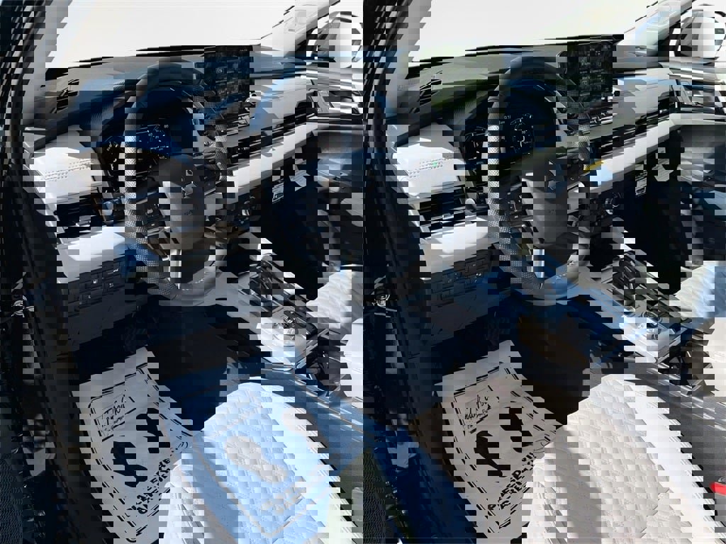 New 2025 Mitsubishi Outlander 4WD Plug-In Hybrid image 10