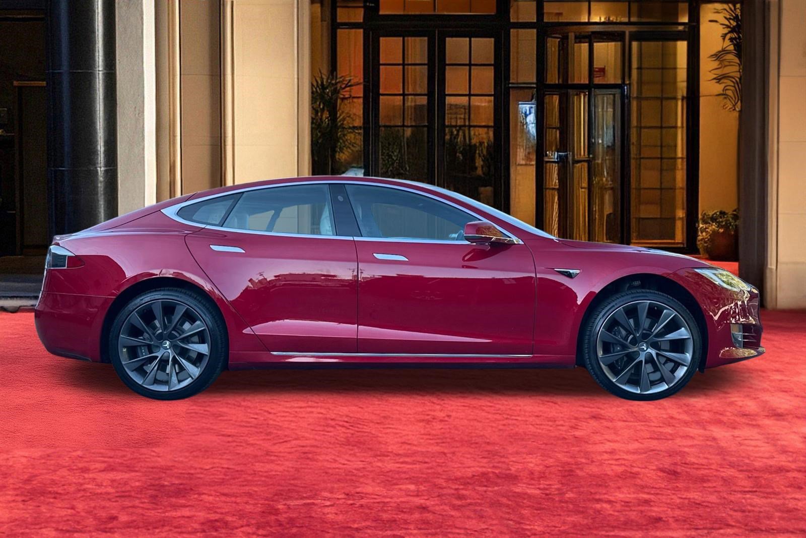 Used 2020 Tesla Model S Long Range Plus image 9