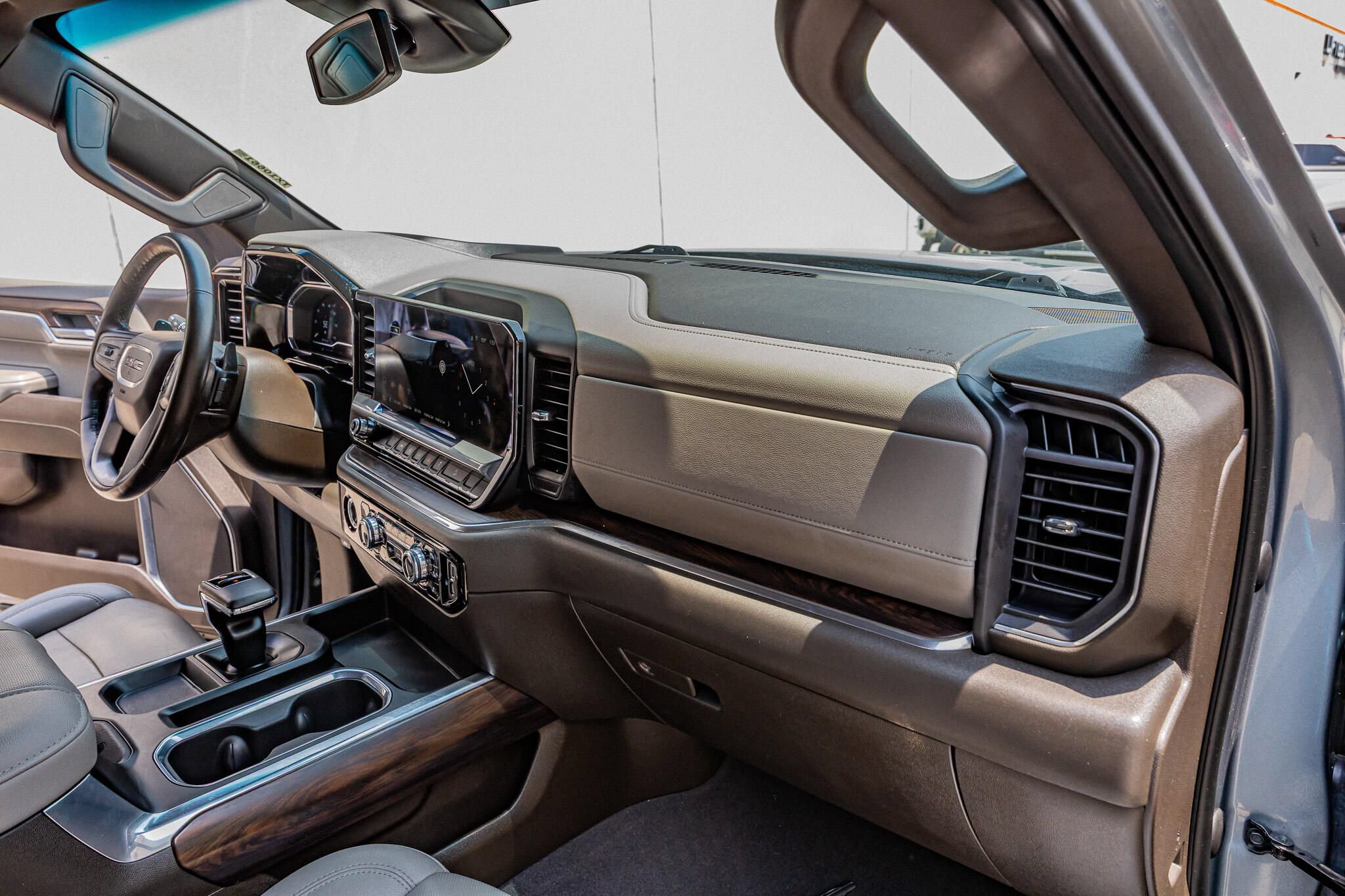 Used 2023 GMC Sierra 1500 SLT w/ SLT Premium Package AWD/4WD image 18