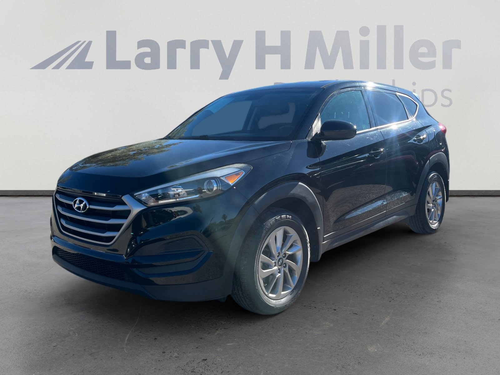 Used 2018 Hyundai Tucson SE image 1