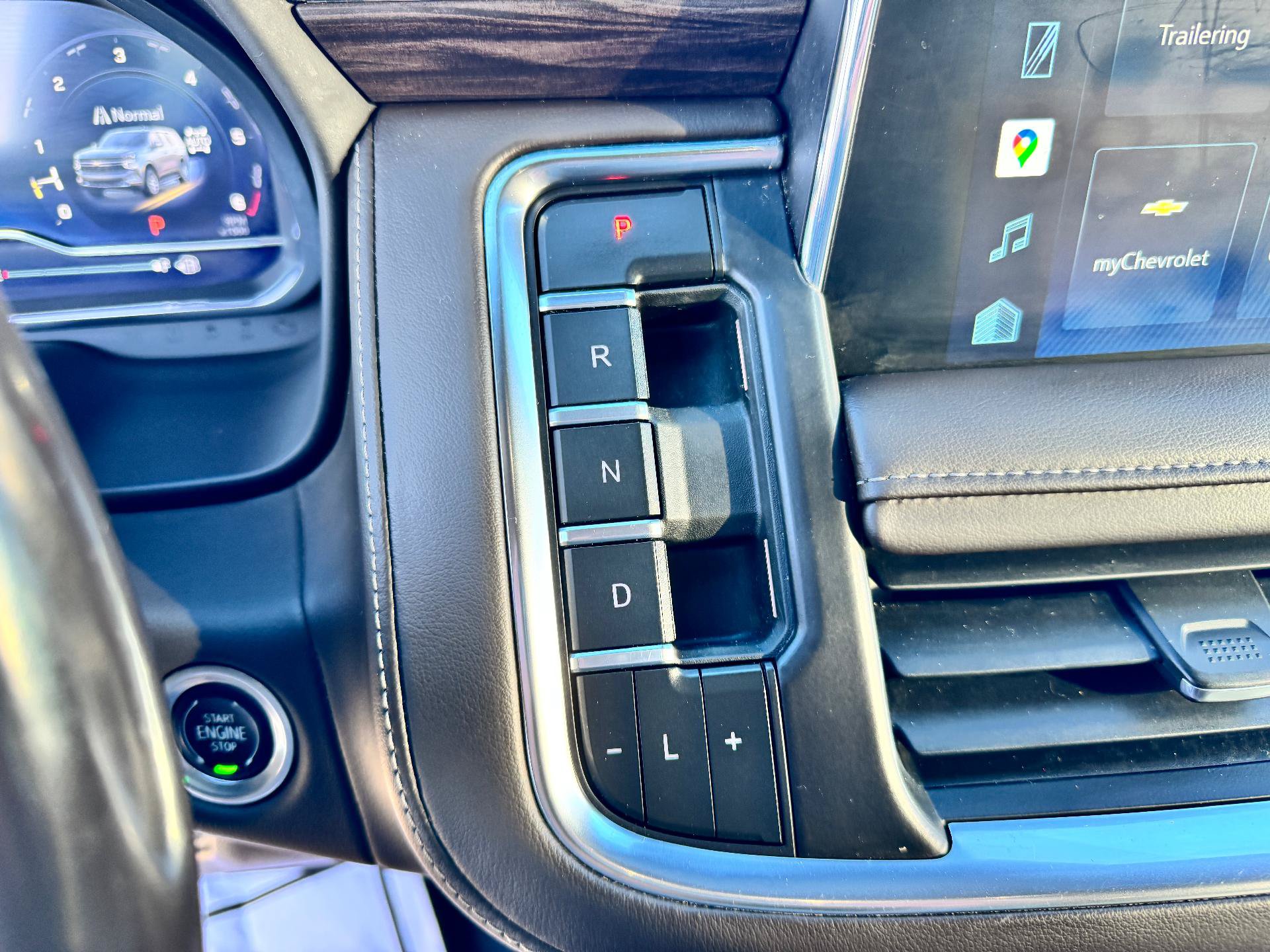 Used 2022 Chevrolet Tahoe Z71 w/ Luxury Package image 32