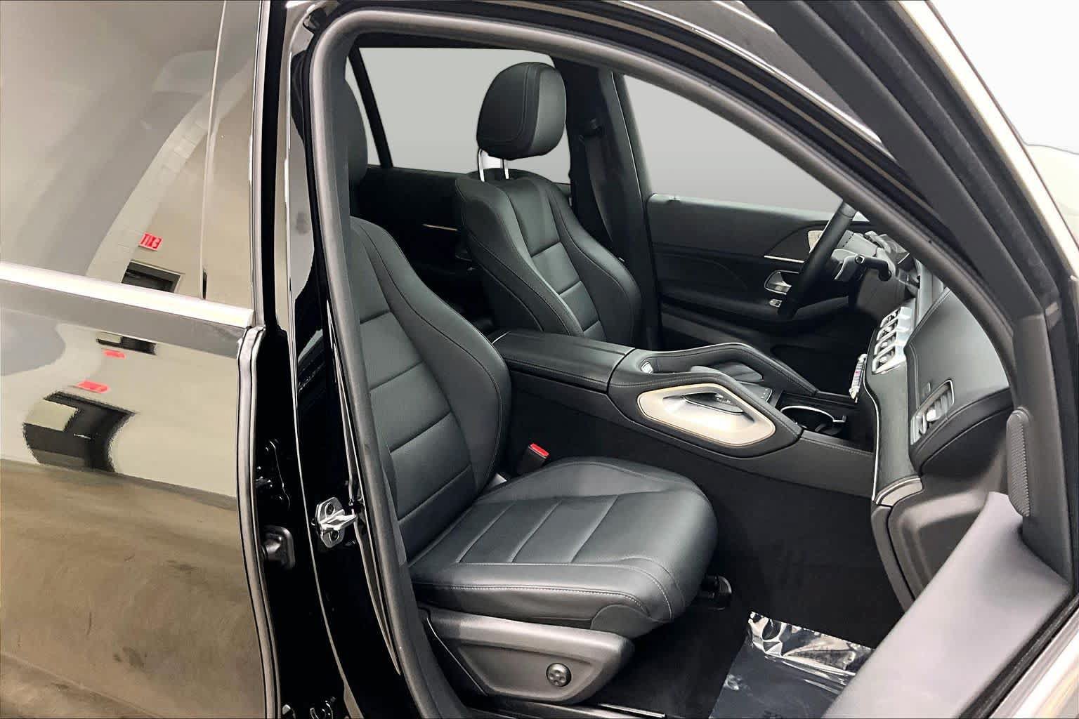 Certified 2025 Mercedes-Benz GLS 450 4MATIC image 9