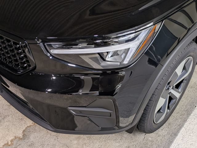 New 2026 Volvo XC40 B4 Core w/ Protection Package FWD image 9