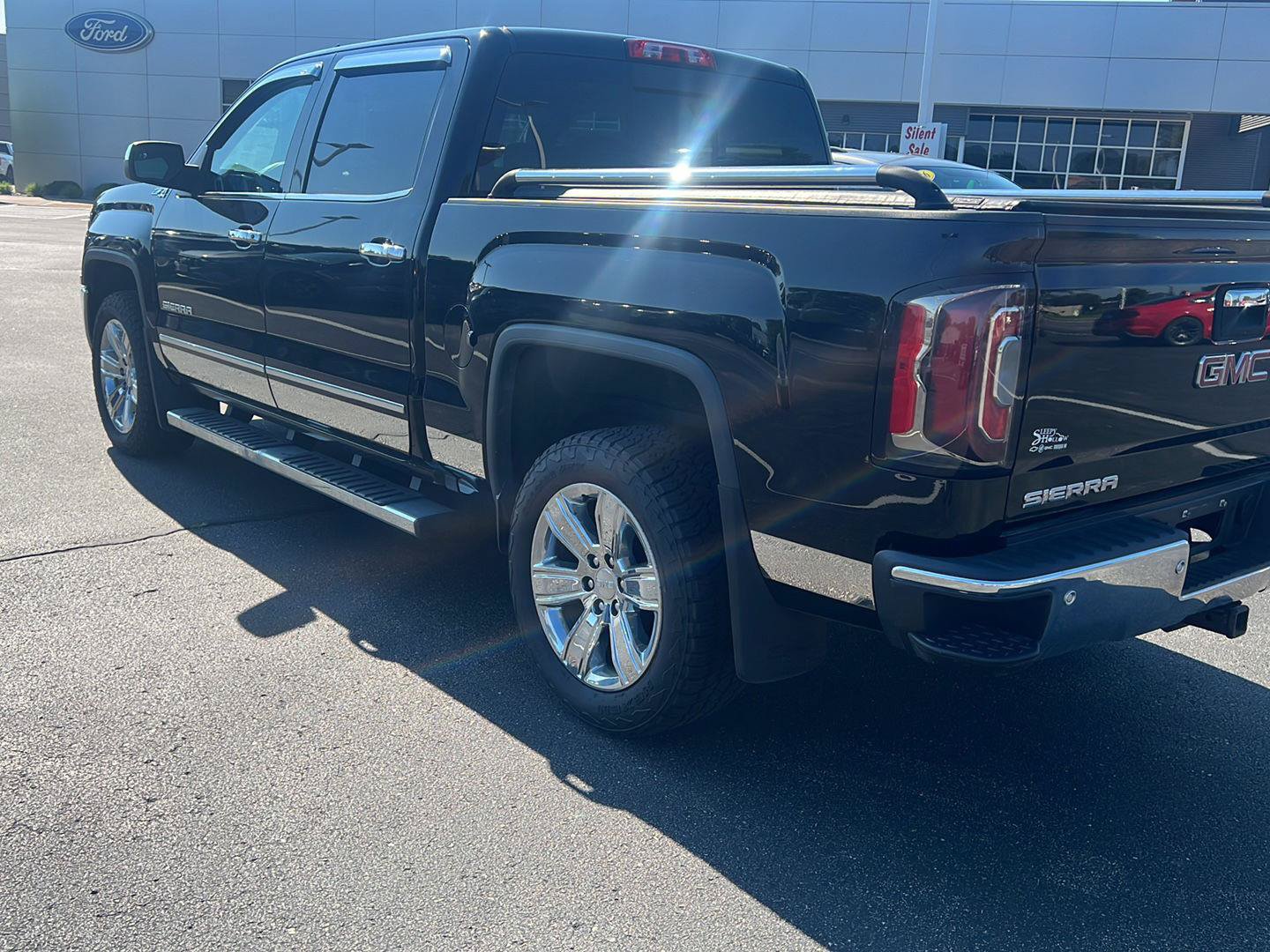 Used 2018 GMC Sierra 1500 SLT AWD/4WD image 8