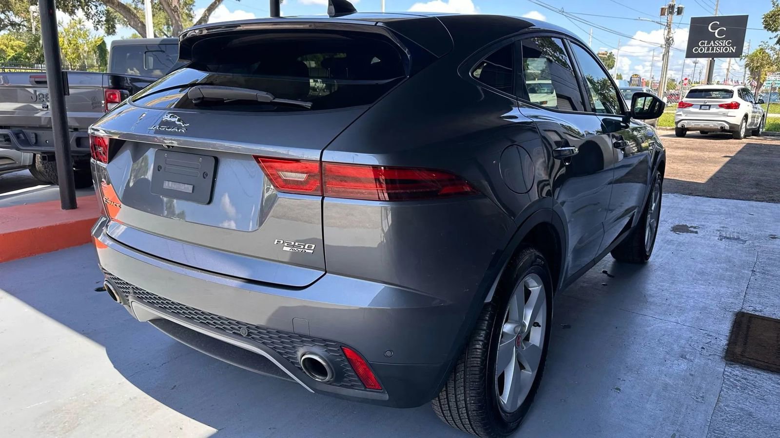 Used 2020 Jaguar E-PACE SE AWD/4WD image 4