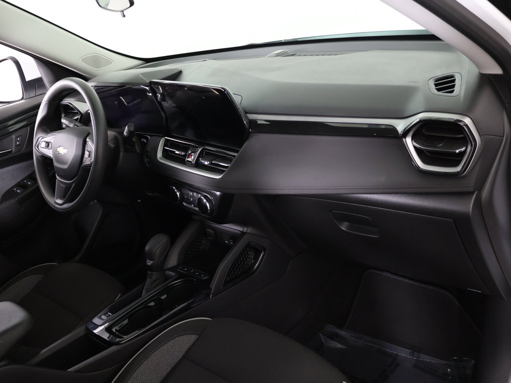 Used 2025 Chevrolet TrailBlazer LT AWD/4WD image 25