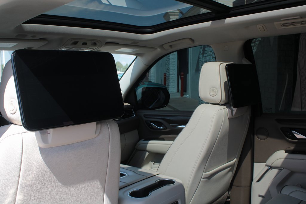 Used 2021 GMC Yukon XL Denali w/ Denali Premium Package image 16