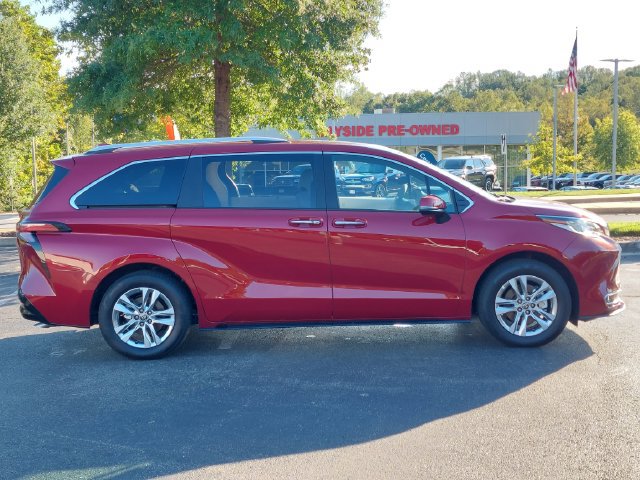 Used 2026 Toyota Sienna Limited AWD/4WD image 35