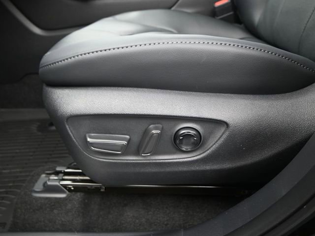 New 2026 Toyota Highlander Limited image 12