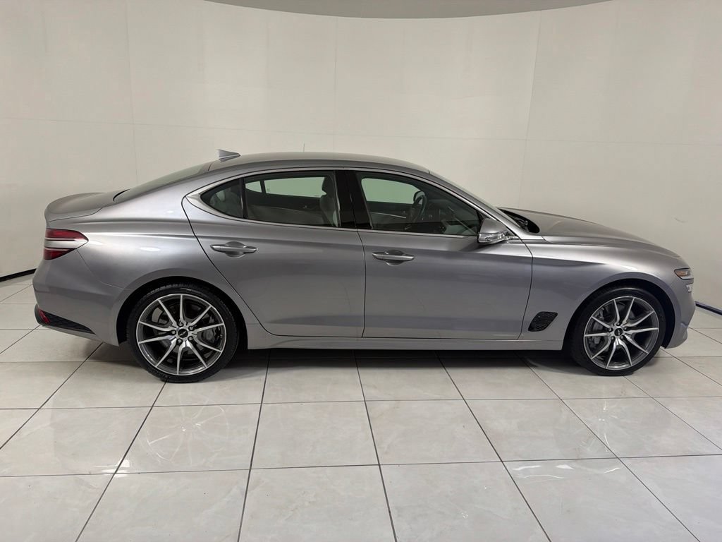 Used 2025 Genesis G70 2.5T RWD image 4
