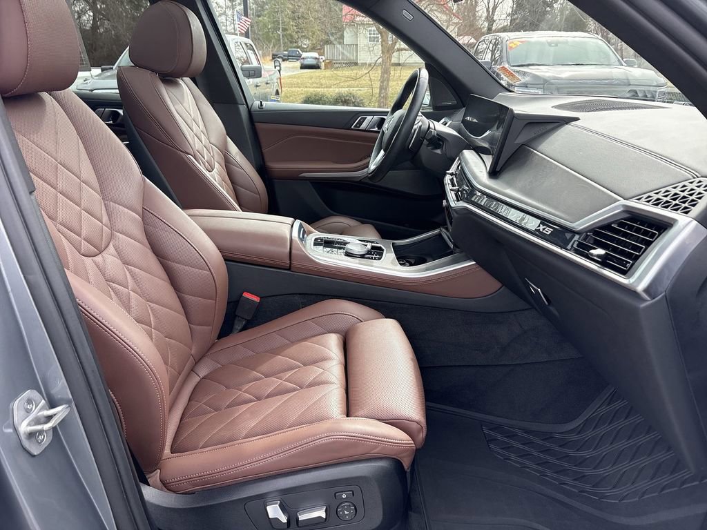 Used 2024 BMW X5 xDrive40i w/ Premium Package image 31