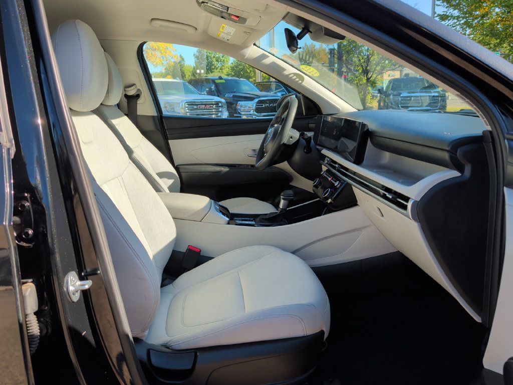 Used 2025 Hyundai Tucson SEL AWD/4WD image 37
