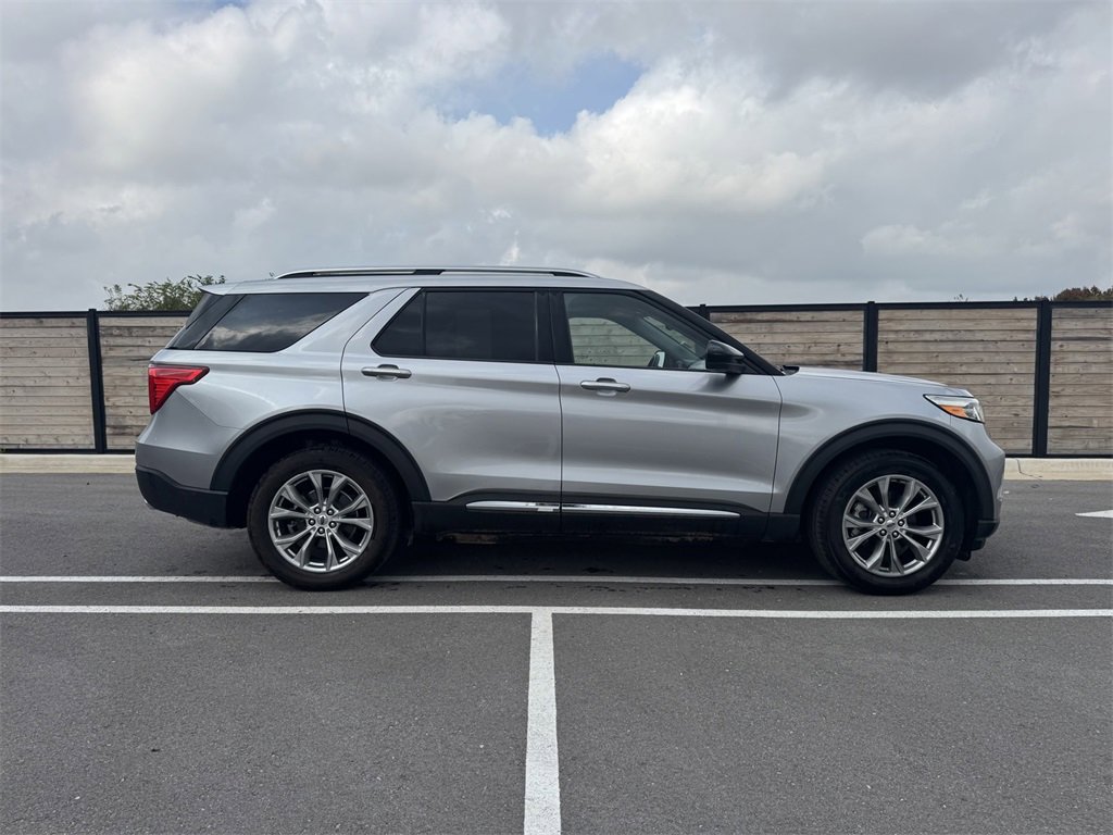 Used 2022 Ford Explorer Limited image 7