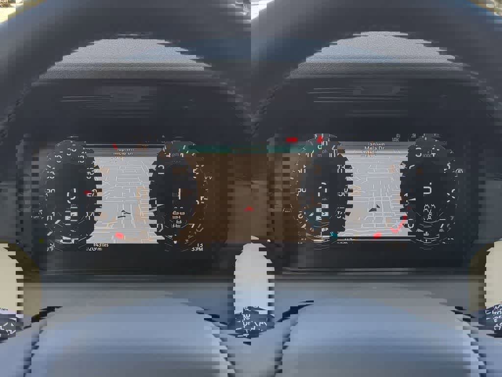 Used 2024 Land Rover Discovery Sport S image 32