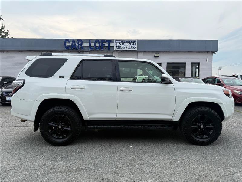Used 2019 Toyota 4Runner SR5 AWD/4WD image 5