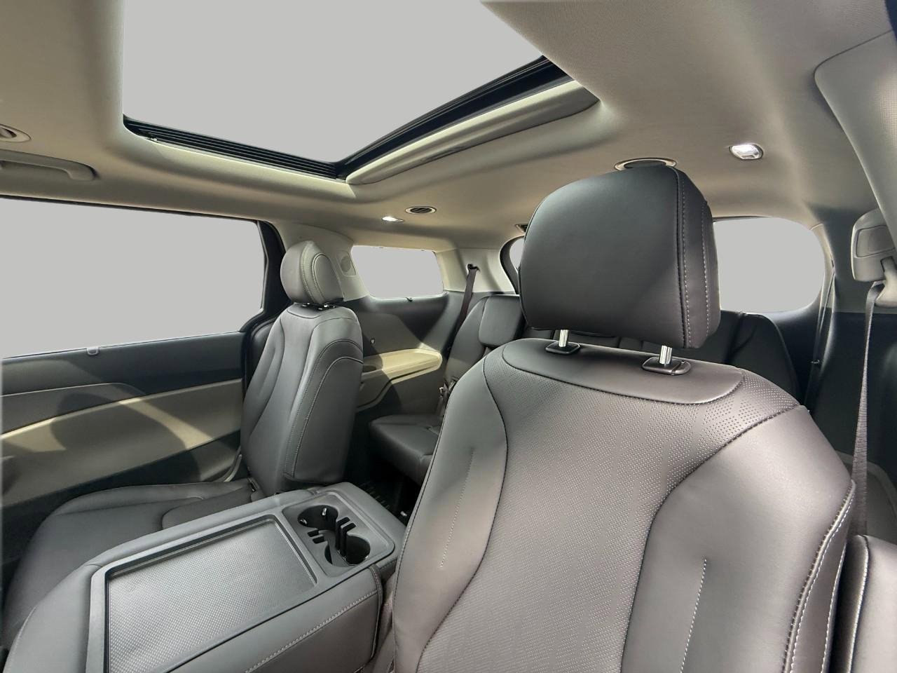 Certified 2026 Kia Carnival SX image 26