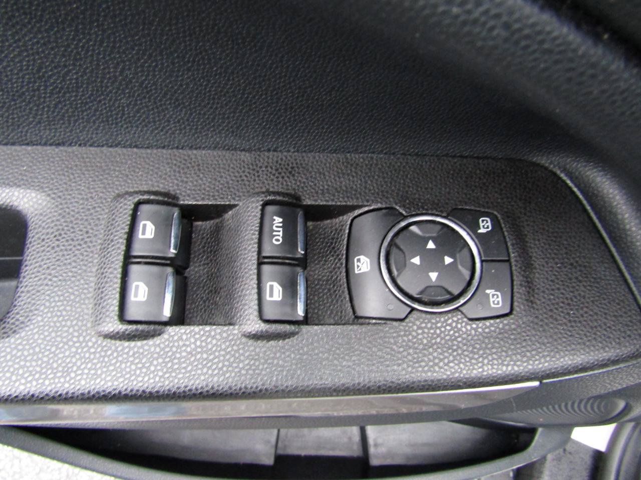 Used 2021 Ford EcoSport Titanium AWD/4WD image 11