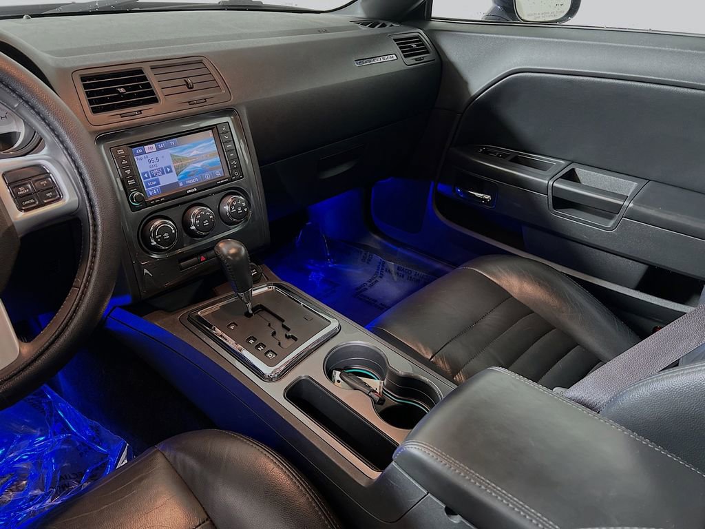 Used 2013 Dodge Challenger SXT image 20