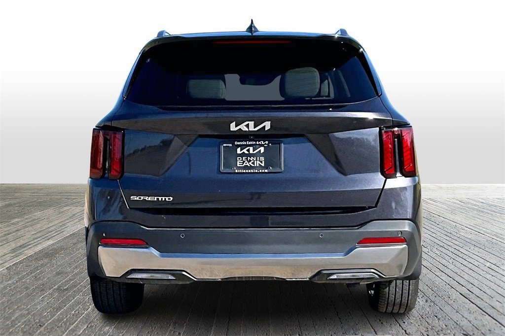 Certified 2025 Kia Sorento EX w/ Panoramic Sunroof Package image 4