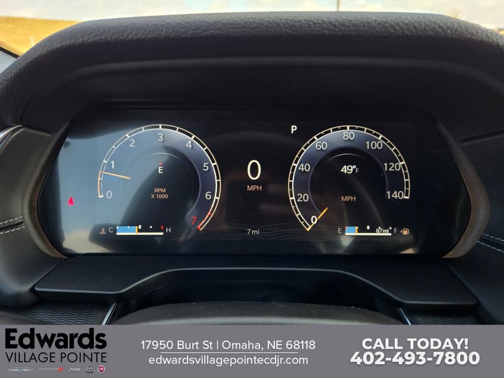 New 2025 Jeep Grand Cherokee Altitude AWD/4WD image 17
