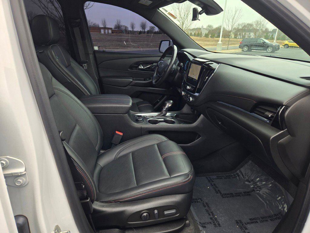 Used 2022 Chevrolet Traverse RS w/ LPO, Floor Liner Package AWD/4WD image 7