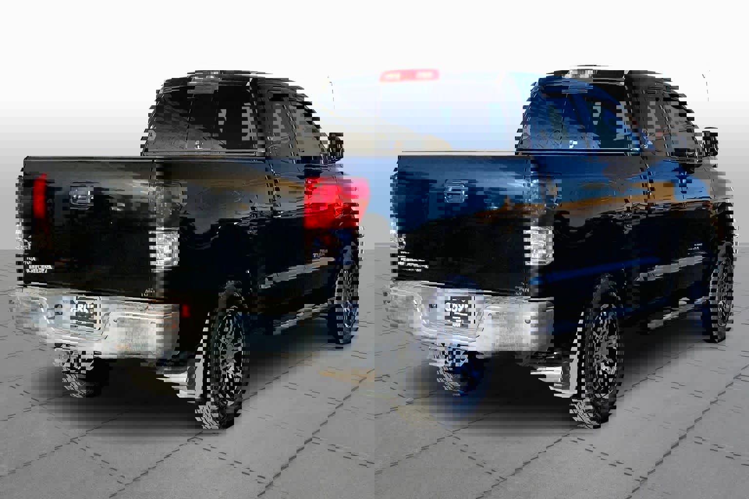 Used 2013 Toyota Tundra Double Cab 4.6L V8 6-Spd AT w/ SR5 Pkg image 11